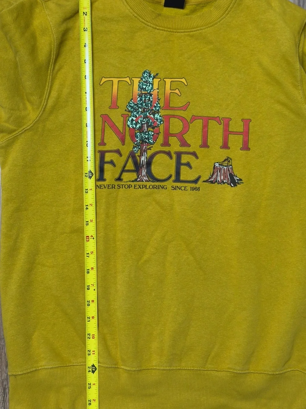 The North Face Never Stop Exploring Crewneck Sweatshirt Mineral Gold Tree Mens M